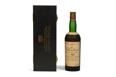 Lot 92 - Glenlivet 25 year old